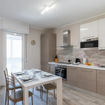 דירה Guesthost - Cozy Flat Near Concattedrale San Siro