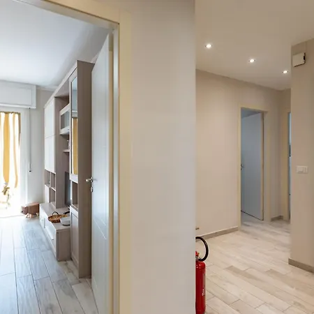 דירה Guesthost - Cozy Flat Near Concattedrale San Siro *