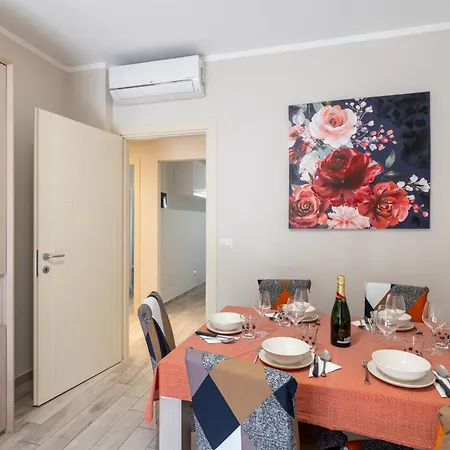 Guesthost - Cozy Flat Near Concattedrale San Siro דירה סנרמו