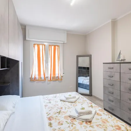 Guesthost - Cozy Flat Near Concattedrale San Siro דירה סנרמו